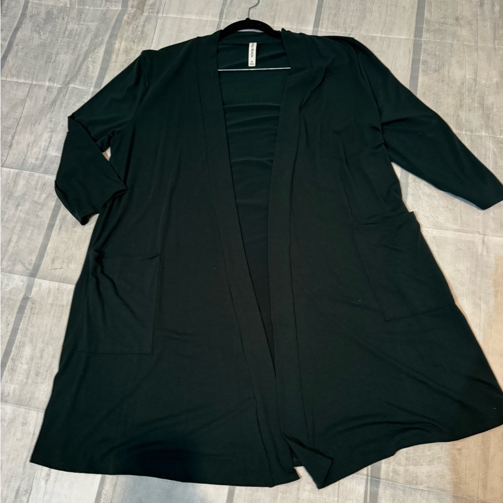 Zenana XL Dark green in color. Worn maybe once.